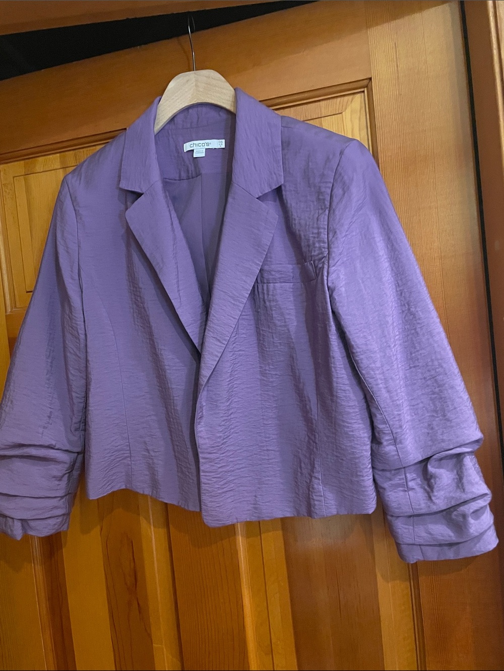EUC Chico's Cropped Dusty Purple Blazer w/ ruched 3/4 sleeves